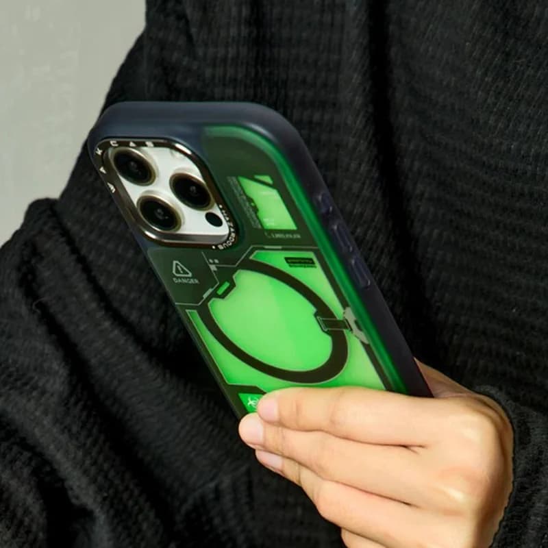 PulsrCase NeonShield quicksand detail